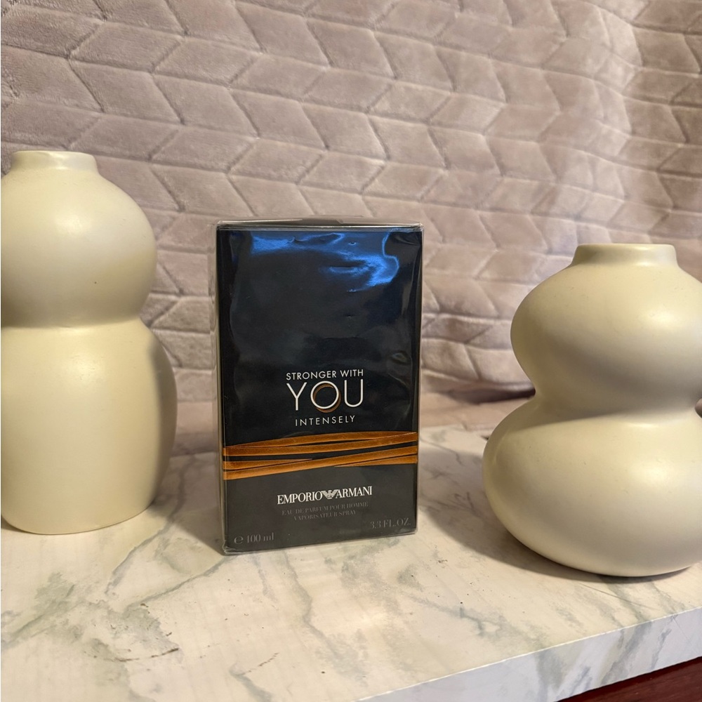 Emporio Armani Stronger With You Intensely - Black and Gold